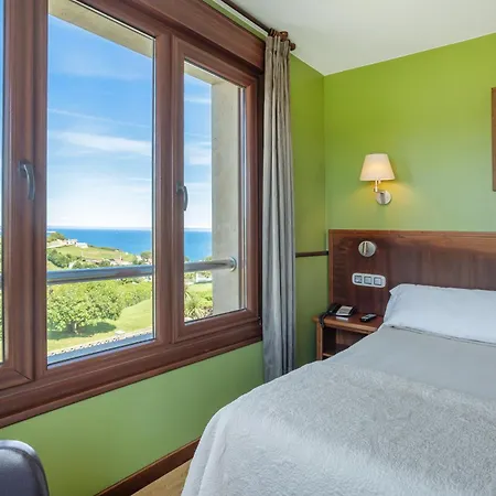 La Colina 4*