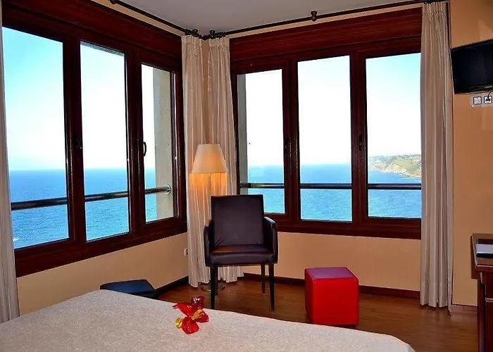 Ξενοδοχείο La Colina 4*